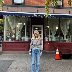 Meet your Posher, Abby